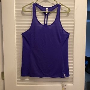 Under Armour top